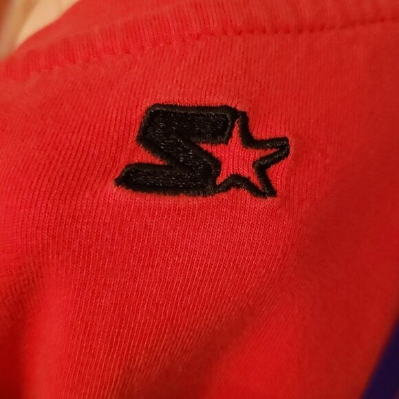 EUC Wisconsin Badgers Two Toned Starter Shirt Red Gray Youth Sz XL (16/1… - Picture 5 of 5